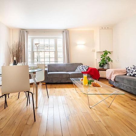 Spacious Apartment With A Balcony In Prime Location In Farringdon Londra Dış mekan fotoğraf