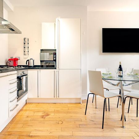 Spacious Apartment With A Balcony In Prime Location In Farringdon Londra Dış mekan fotoğraf