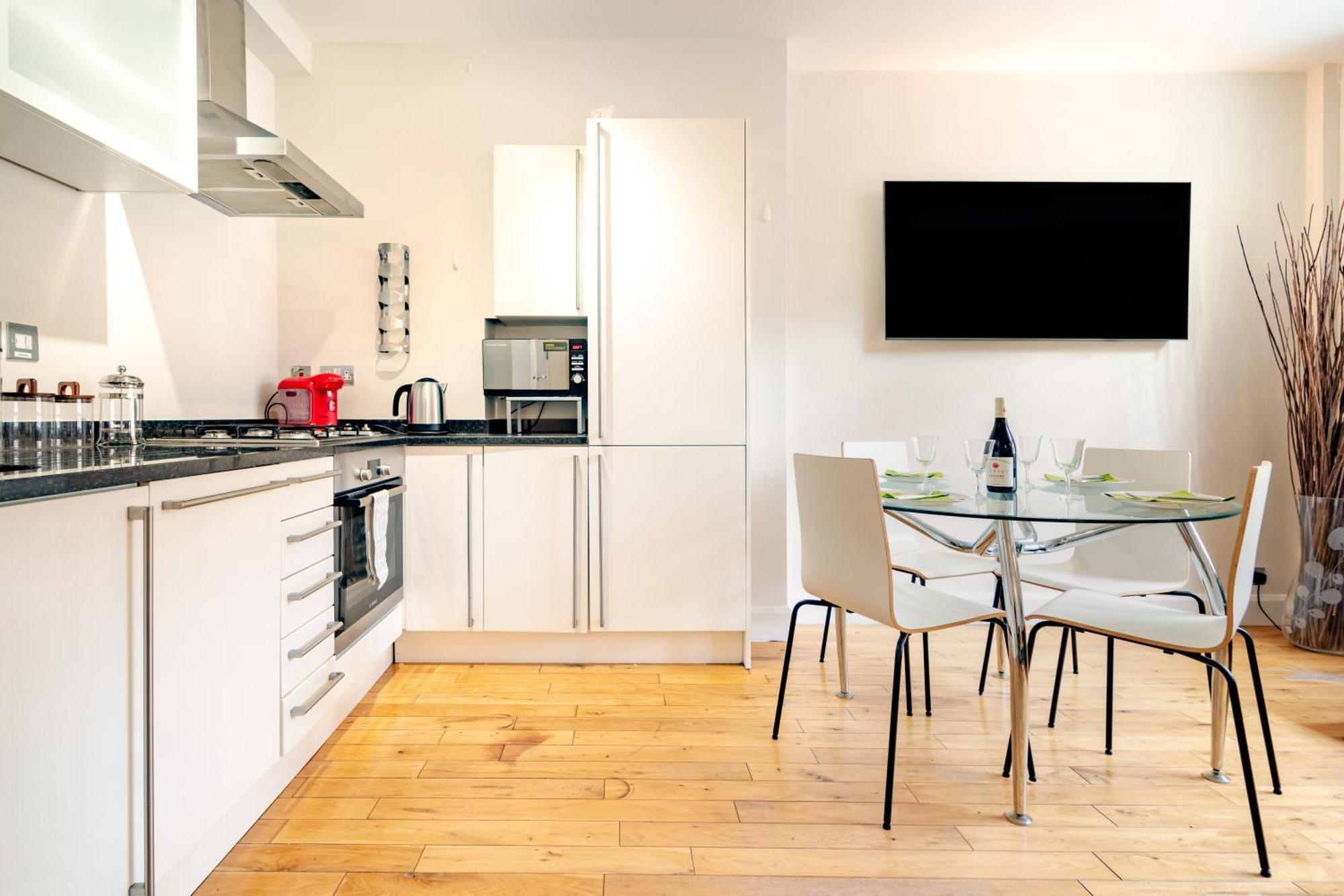 Spacious Apartment With A Balcony In Prime Location In Farringdon Londra Dış mekan fotoğraf