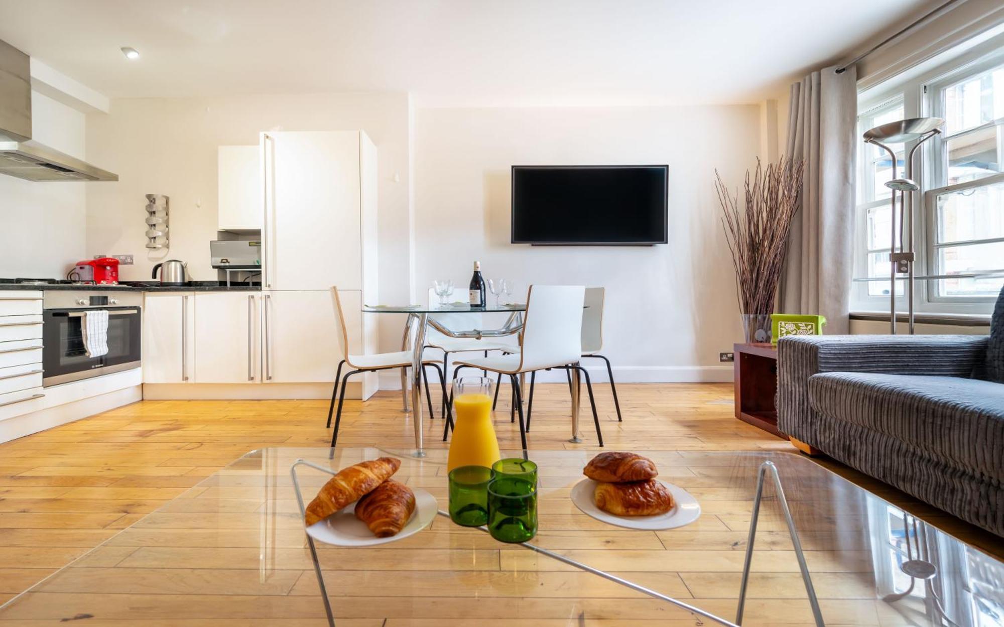 Spacious Apartment With A Balcony In Prime Location In Farringdon Londra Dış mekan fotoğraf